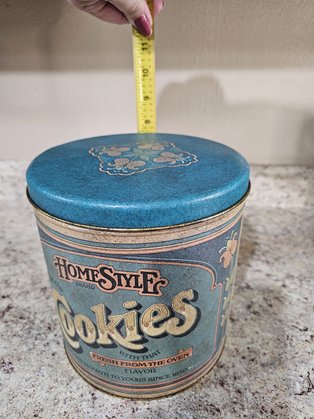 Vintage HomeStyle Cookies Tin Vintage-Inspired Kitchen Storage - Picture 8 of 9